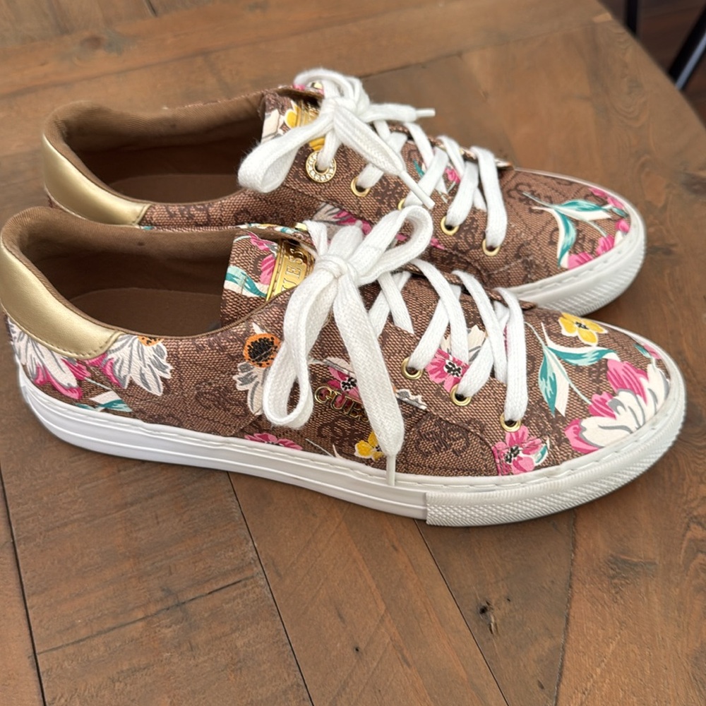 Guess Colorful Floral Patterned Sneakers with Gold Accents Size 9